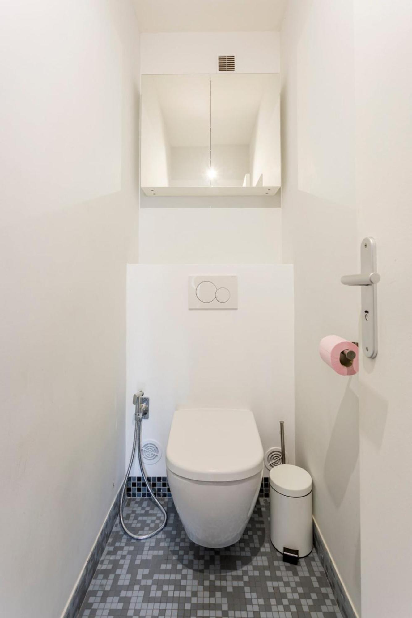Appartamento Eiffel Tower & Champs-elysees - 2br With Balcony - Cityapartmentstay